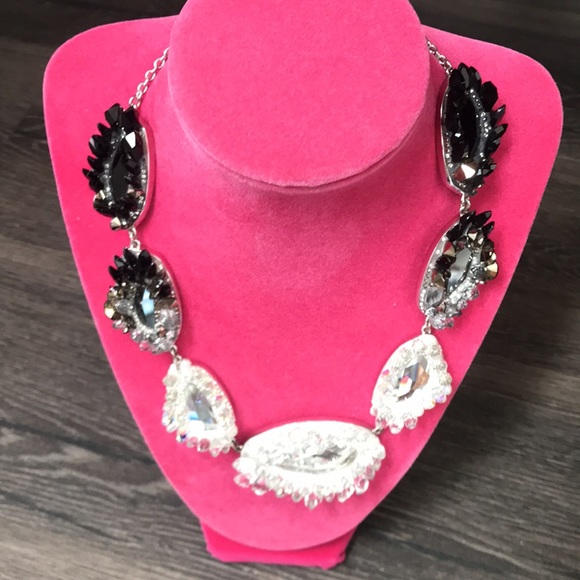 Gorgeous Authentic Swarovski black Collar Necklace - Picture 12 of 16